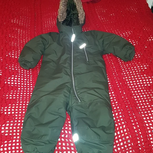 Snowsuit - Picture 1 of 8